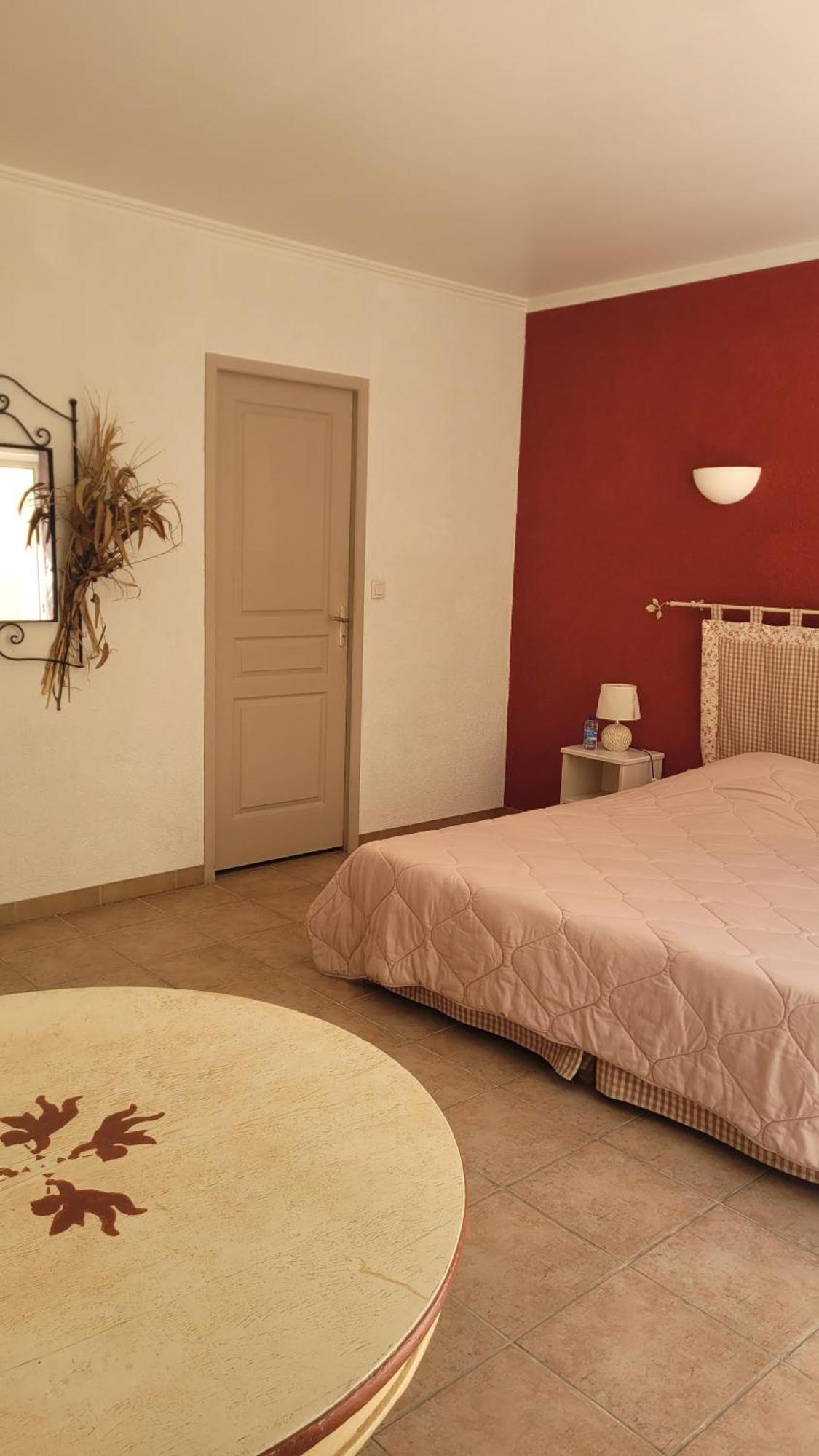 Mas Du Grand Peloux Hotell Port-Saint-Louis-du-Rhône Rom bilde
