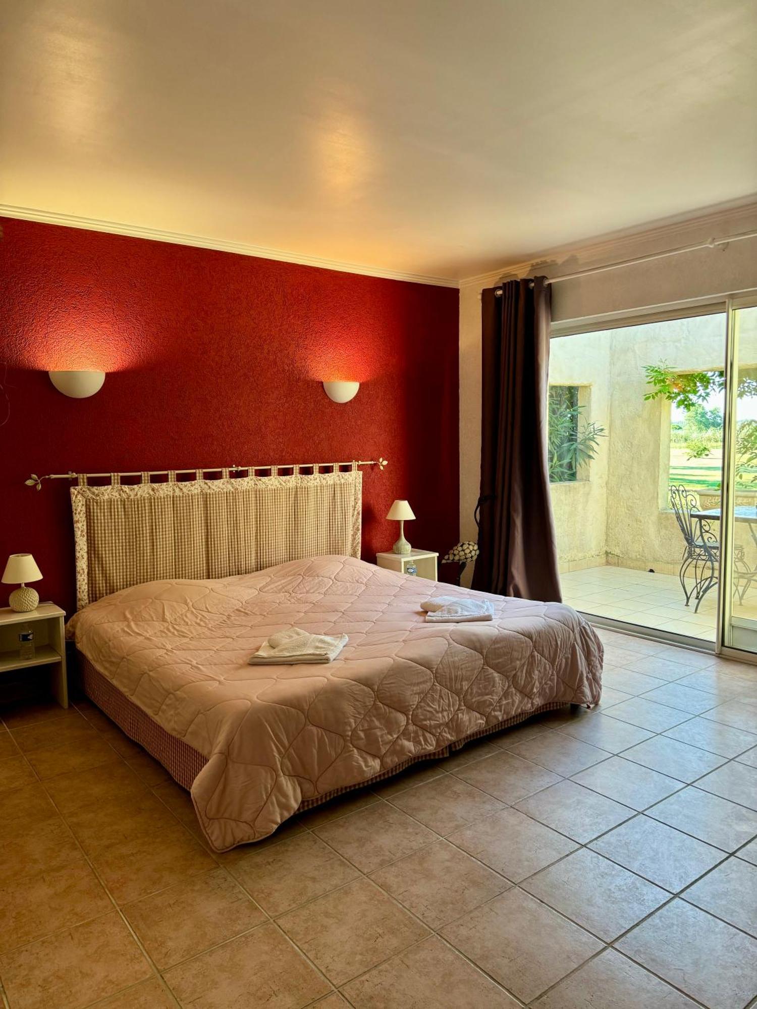 Mas Du Grand Peloux Hotell Port-Saint-Louis-du-Rhône Eksteriør bilde