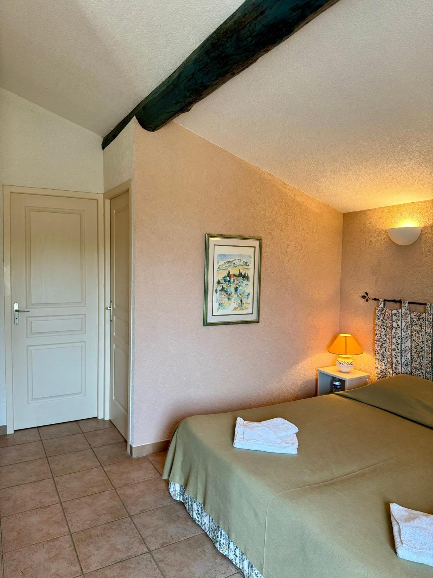 Mas Du Grand Peloux Hotell Port-Saint-Louis-du-Rhône Eksteriør bilde
