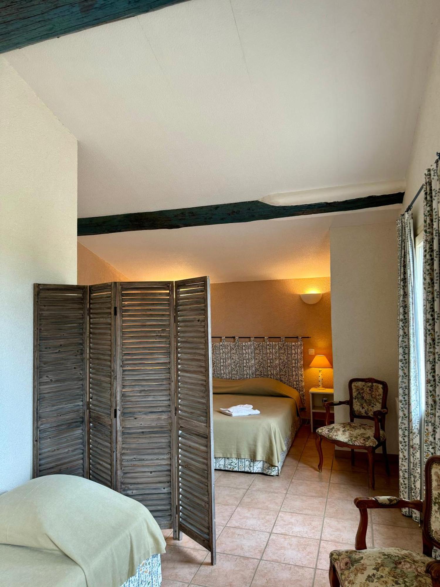 Mas Du Grand Peloux Hotell Port-Saint-Louis-du-Rhône Rom bilde