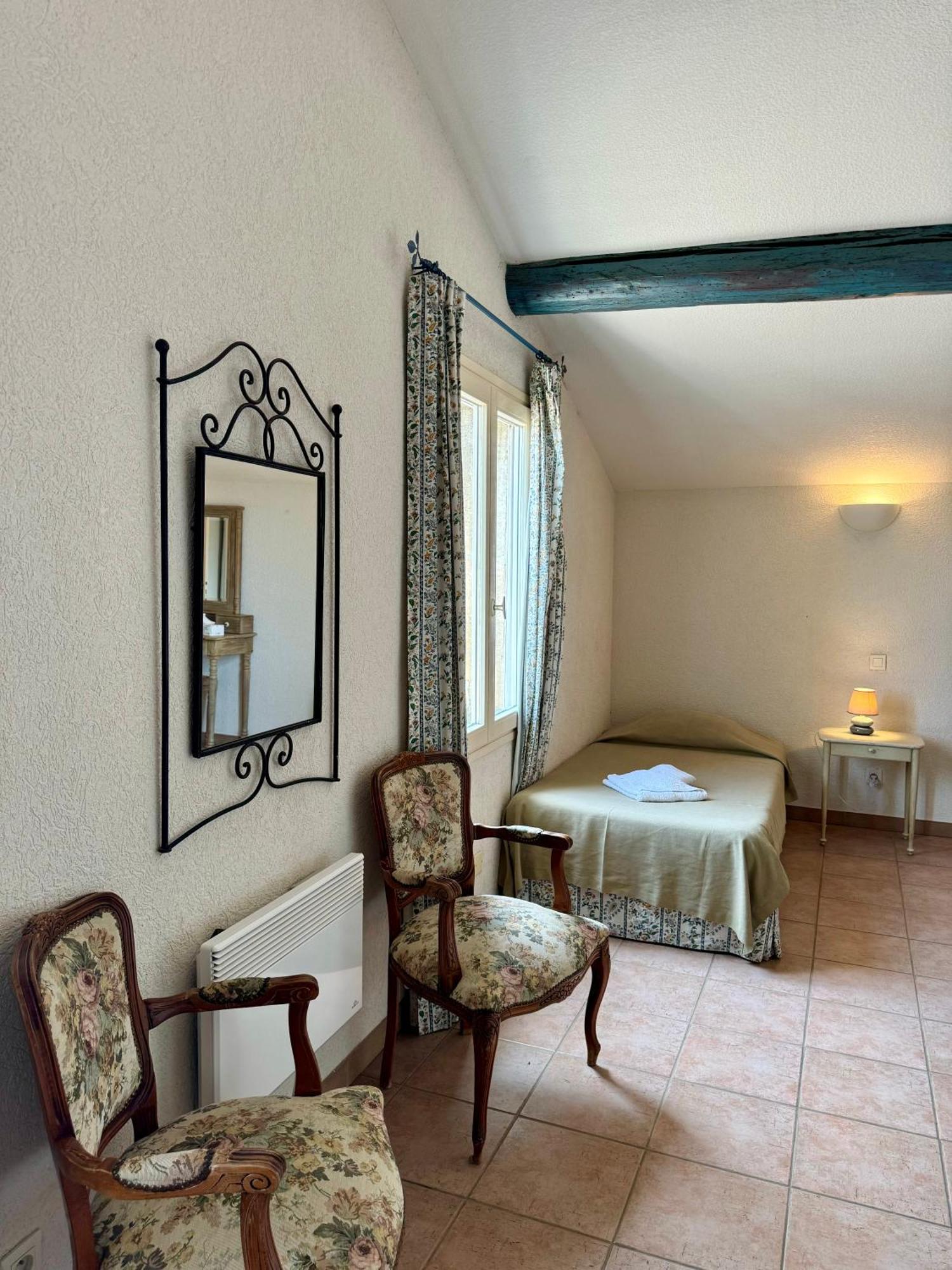 Mas Du Grand Peloux Hotell Port-Saint-Louis-du-Rhône Eksteriør bilde