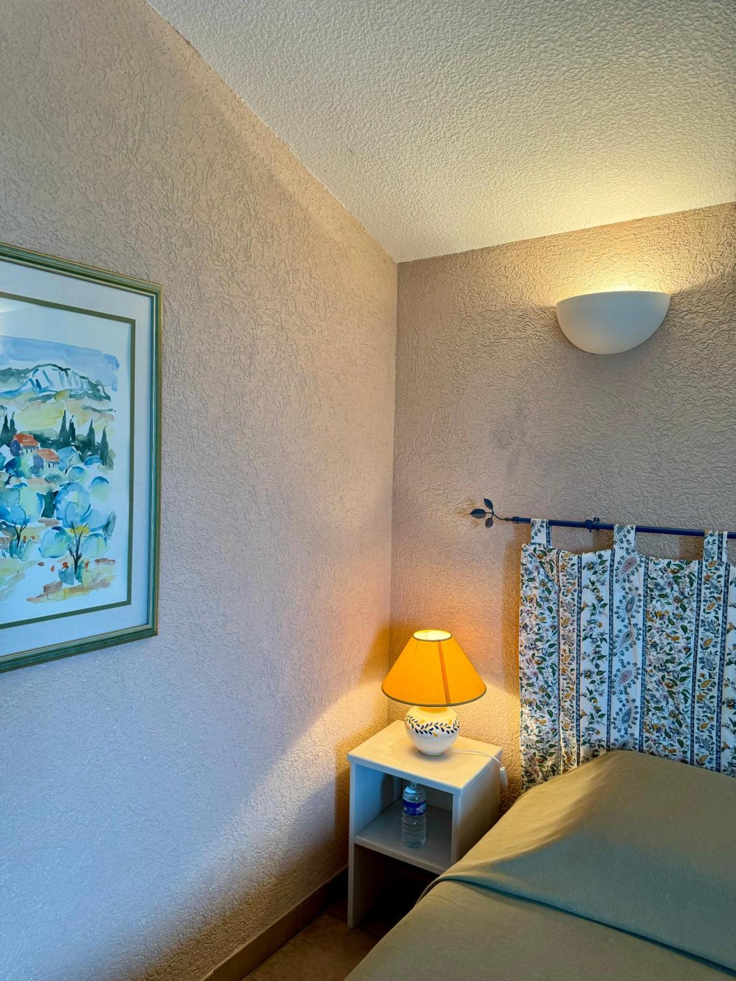 Mas Du Grand Peloux Hotell Port-Saint-Louis-du-Rhône Rom bilde